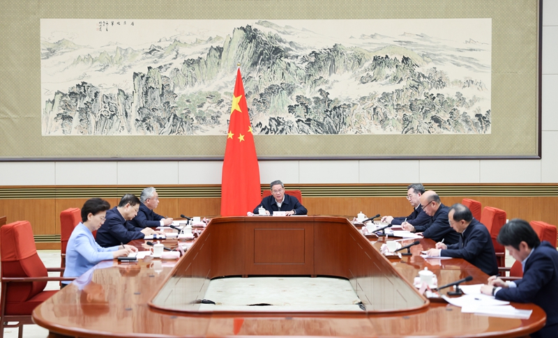 李強主持國務(wù)院第七次專題學習「相關(guān)圖片」