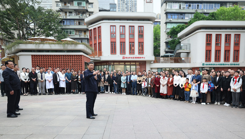 習近平在重慶考察時強調
進一步全面深化改革開放
不斷譜寫中國式現(xiàn)代化重慶篇章
蔡奇陪同考察「相關圖片」
